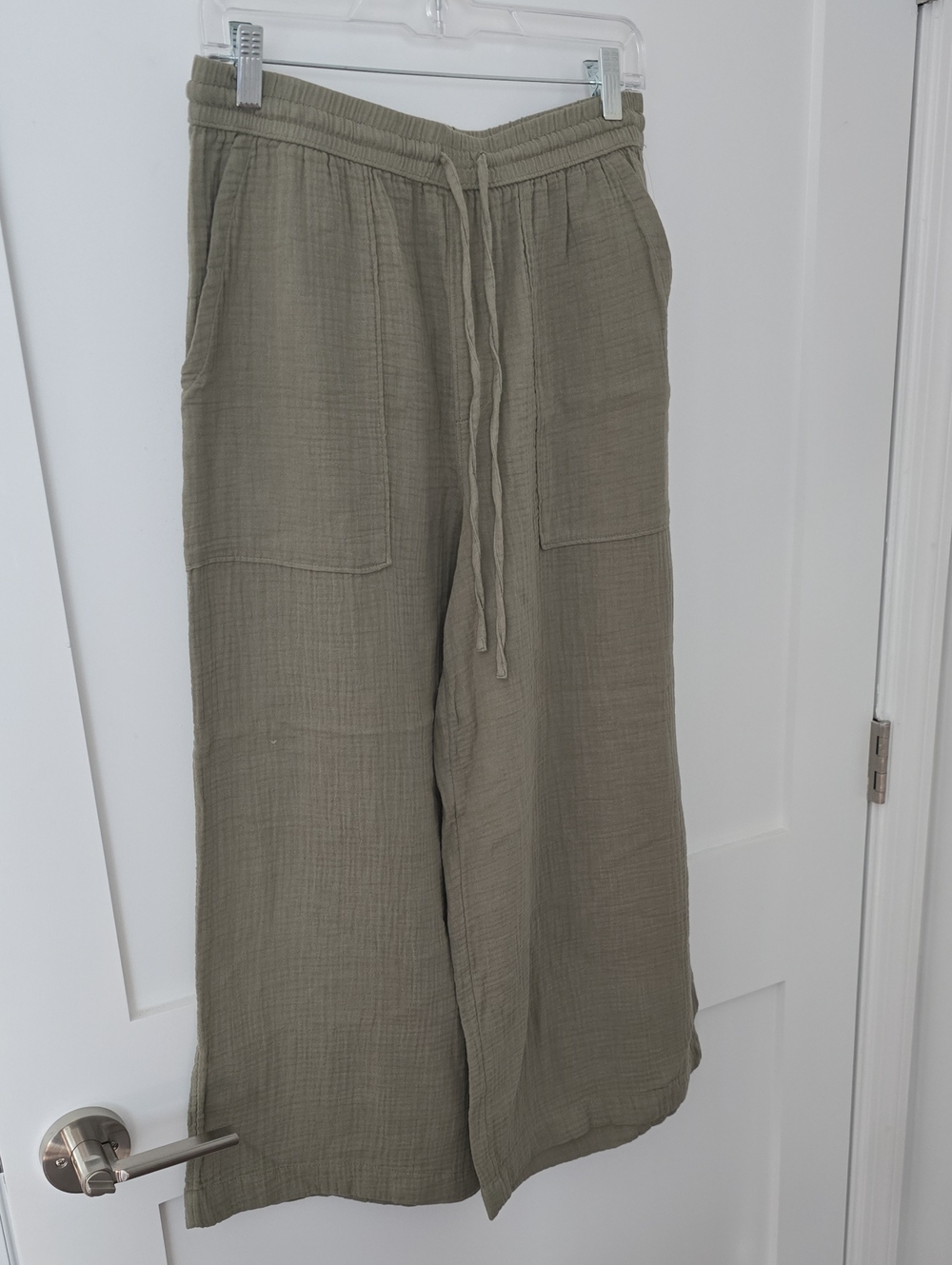 Universal Thread Olive Drawstring Elastic Waist Pants